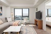 Upscale 1BR near MIT Harvard with Parking!