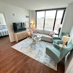 Back Bay Central Penthouse with Gym Parking In Unit Washer Dryer