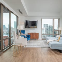 Upscale 4BR Penthouse with Gym & Parking near Boston Common, MGH & TUFTS. Sleeps 10!