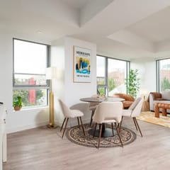 Central Space 2 BR Condo to Balance Life, Work Play! 7 Sleeps