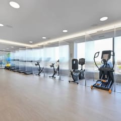Pool View Central Condo Assembly Row W/D Gym & Pool Sleep 5