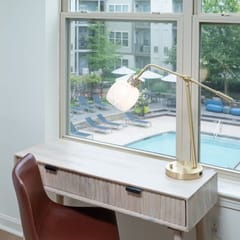 Lux 2BR w Gym Pool sleep 6 in Assembly Square