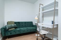 Upscale 4BR Penthouse with Gym & Parking near Boston Common, MGH & TUFTS. Sleeps 10! - Image 3