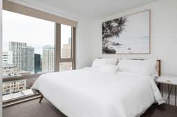 Upscale 4BR Penthouse with Gym & Parking near Boston Common, MGH & TUFTS. Sleeps 10! - Image 2