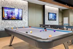 Central 2BR in Boston w Pool, Gym, Washer Dryer - Image 4
