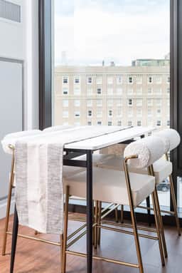 Back-Bay 2BR Condo w Roof top, Gym, Parking - Image 4