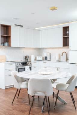 Back-Bay 2BR Penthouse w Roof top and GYM - Image 3