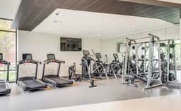 Lux 2BR w Gym Pool sleep 6 in Assembly Square - Image 3