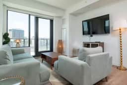 Central 2BR Boston Pool views near Public Garden - Image 2