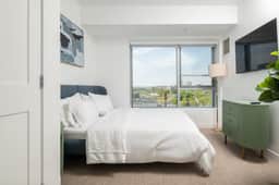 Central Serene Condo King Bed by MIT Harvard GYM - Image 2