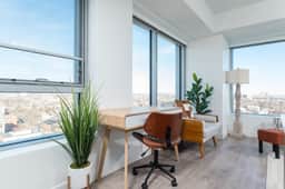 High Rise 3 BR Retreat w City Skyline Views, Shared Gym - Image 3