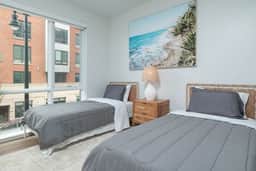 Central 4BR Penthouse in Boston DT TUFTS Parking - Image 5