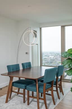 Central 4BR Penthouse in Boston DT TUFTS Parking - Image 3