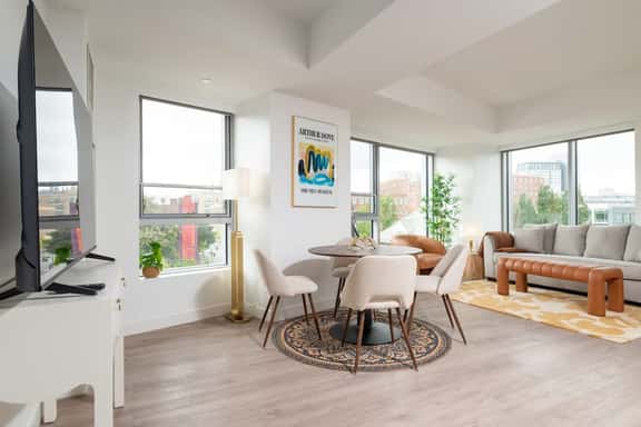 Central Space 2 BR Condo to Balance Life, Work Play! 7 Sleeps - Image 1