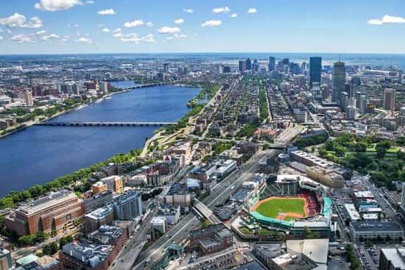 Central Condo Fenway near RedSox Green Line w Gym - Image 1
