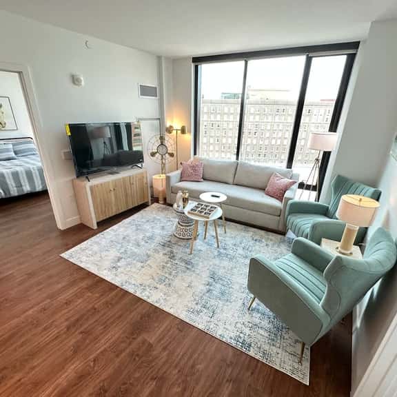 Back Bay Central Penthouse with Gym Parking In Unit Washer Dryer - Image 1