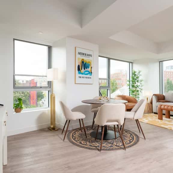 Central Space 2 BR Condo to Balance Life, Work Play! 7 Sleeps - Image 1
