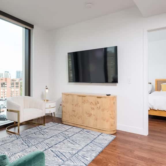 Back-Bay 2BR Condo w Roof top, Gym, Parking - Image 1