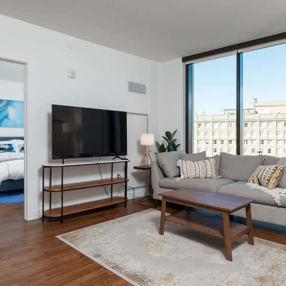 Back-Bay Central Condo w Roof top, Gym & Parking - Image 1