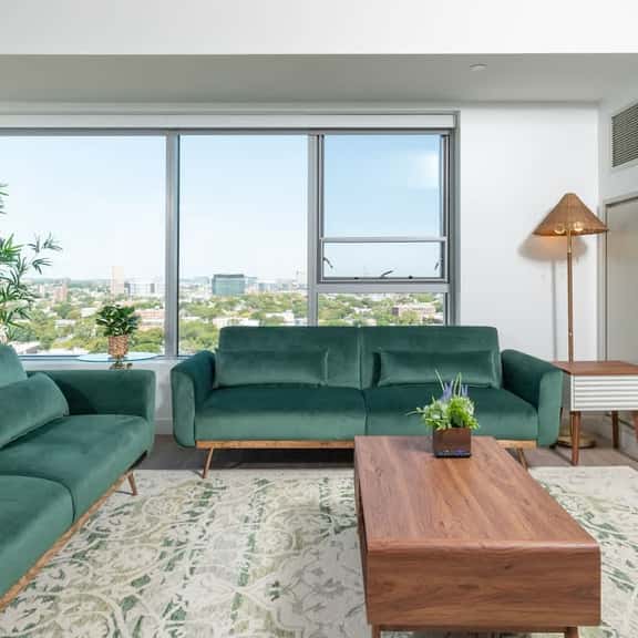 Central Penthouse City Skyline Views, Gym sleep 8 - Image 1