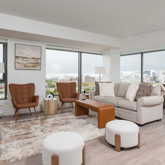 Central Square 2BR Condo near Harvard & MIT Spacious Gym & Work - Image 1