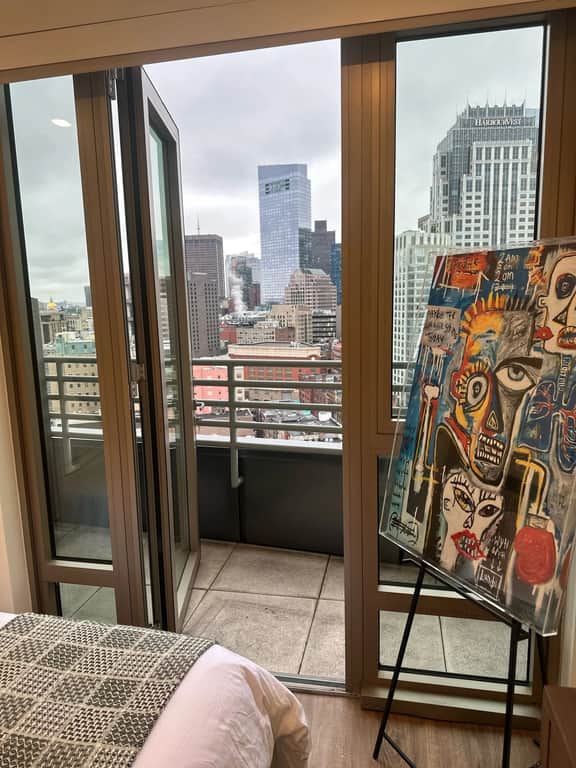 Upscale 1 BR Penthouse with Balcony in Boston Theater District near MGH & TUFTS & Boston Common! Sleeps 5! - Image 4