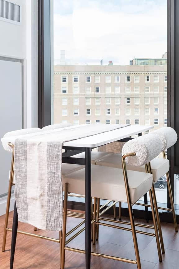 Back-Bay 2BR Condo w Roof top, Gym, Parking - Image 4