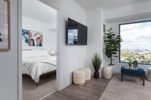Upscale Penthouse near MIT & Harvard in Central Square! - Image 2