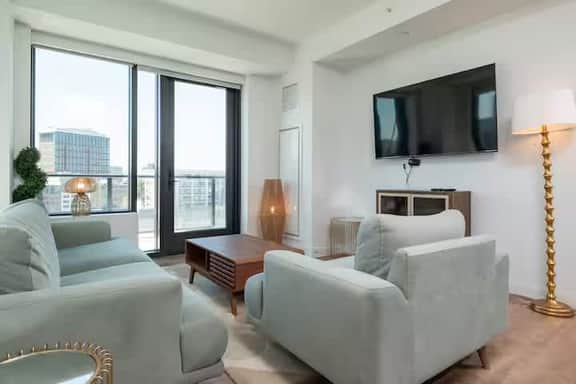 Central 2BR Boston Pool views near Public Garden - Image 2