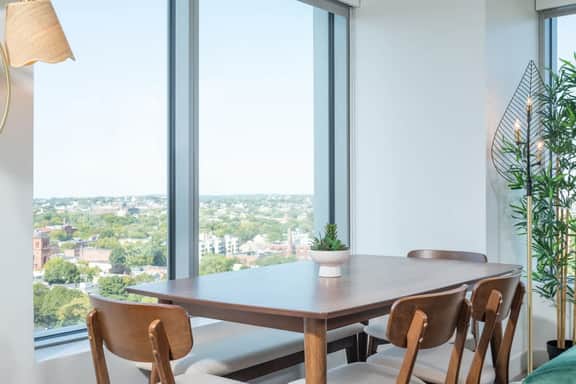 Central Penthouse City Skyline Views, Gym sleep 8 - Image 2