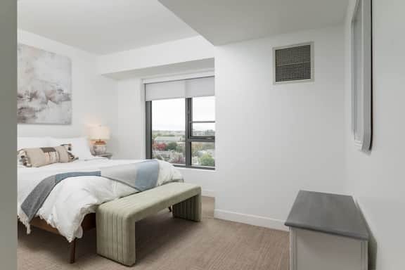 Central Square 2BR Condo near Harvard & MIT Spacious Gym & Work - Image 4