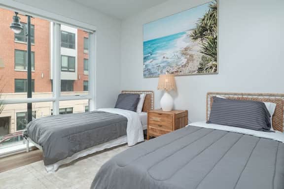 Central 4BR Penthouse in Boston DT TUFTS Parking - Image 5